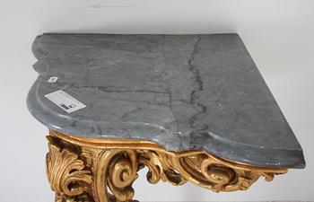 HÖRNKONSOLBORD, nyrokoko, 1800-talets andra hälft.