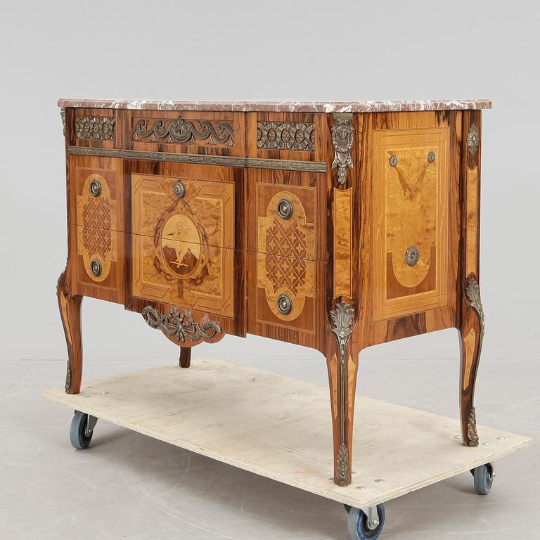 BYRÅ, gustaviansk stil, 1900-talets mitt.