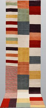 Gallerimatta, Kelim, modern design, ca 304 x 82 cm.