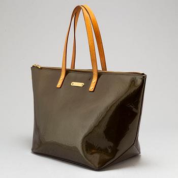 LOUIS VUITTON, a 'Vernis Bellevue' bag.