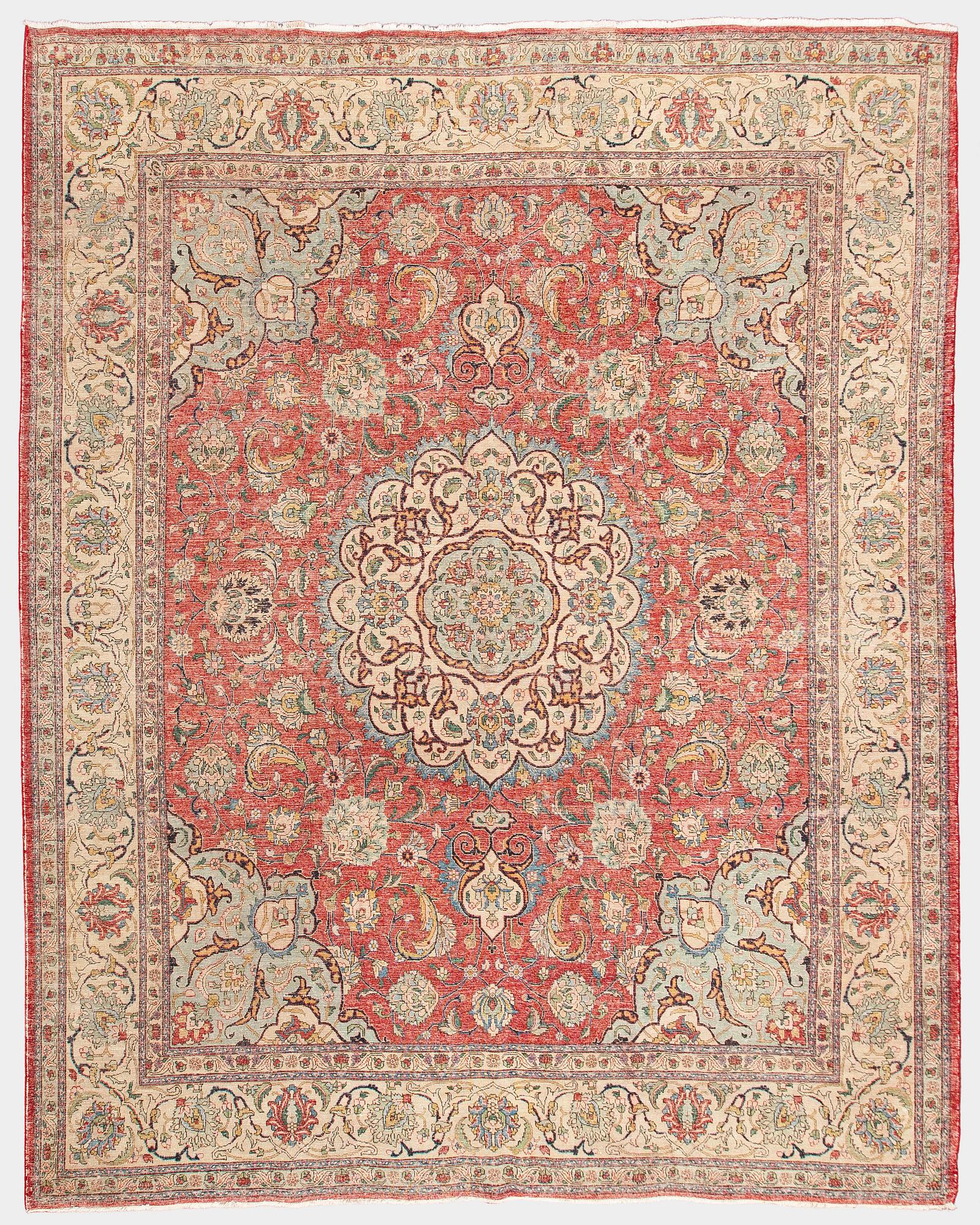 Matta, Täbriz, ca 353 x 283 cm.