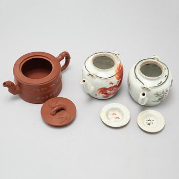 Three Chinese tea pots with covers, 20th Century.