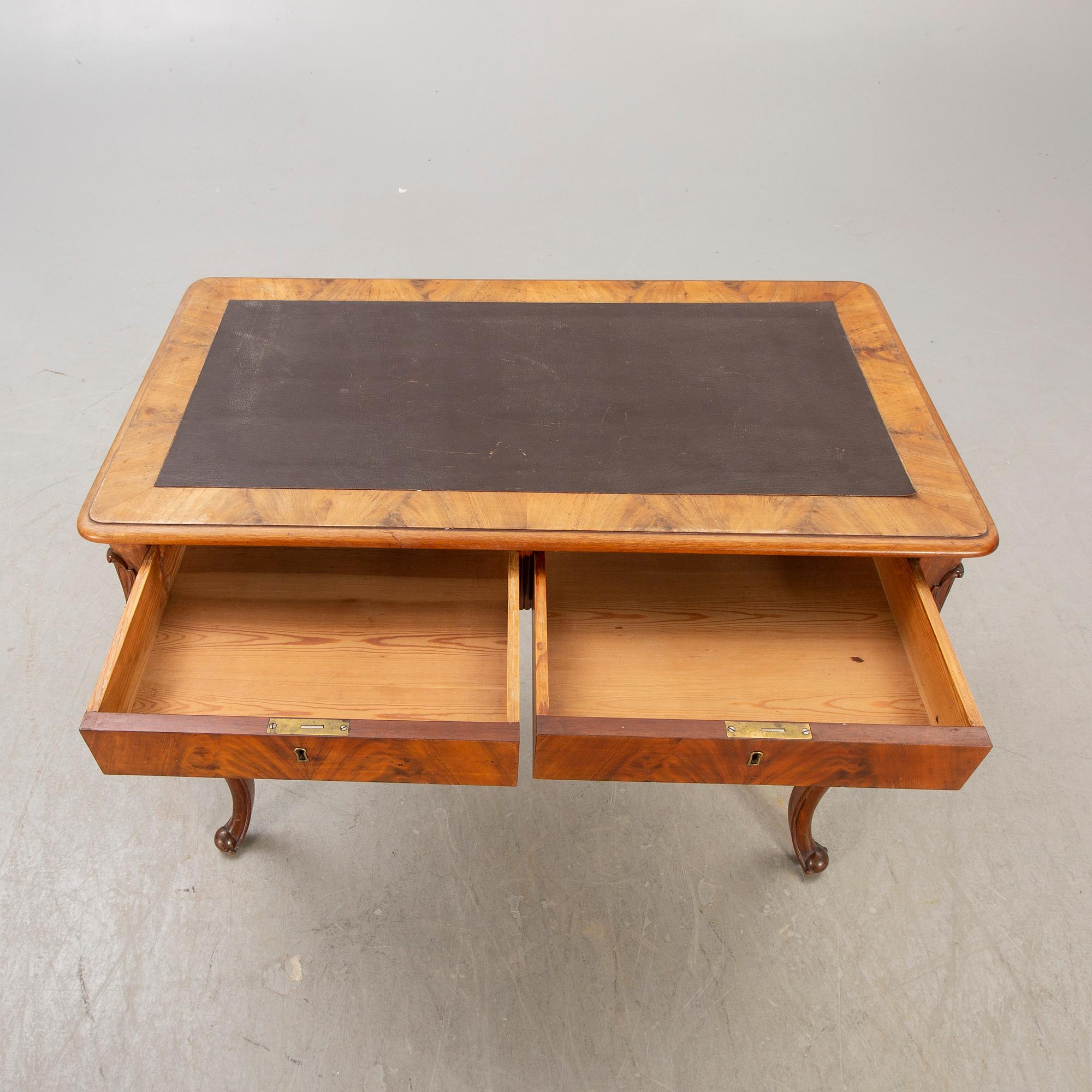 Skrivbord nyrokoko sent 1800-tal.