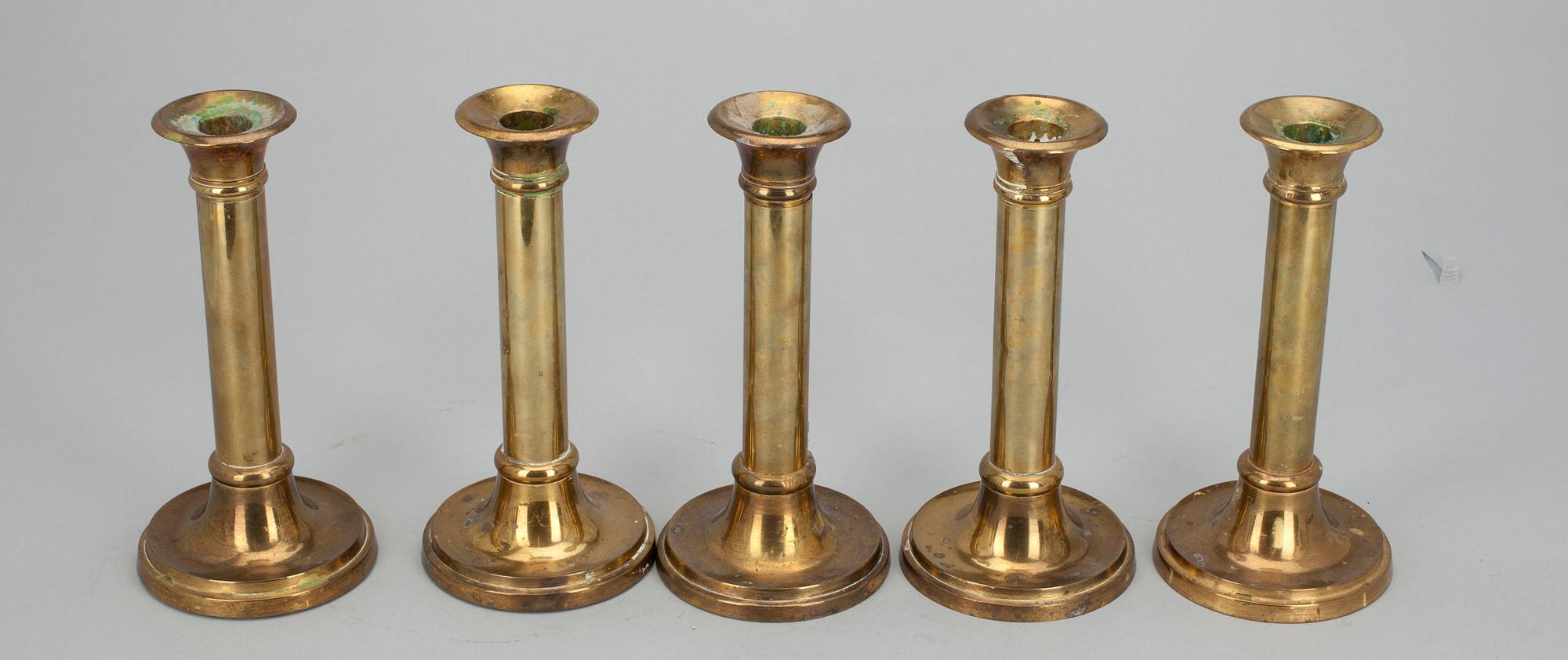 LJUSSTAKAR, 5 st, mässing, möjligen England 1900-tal.