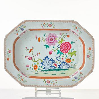 A famille rose tureen with cover and stand, Qing dynasty, Qianlong (1736-95).