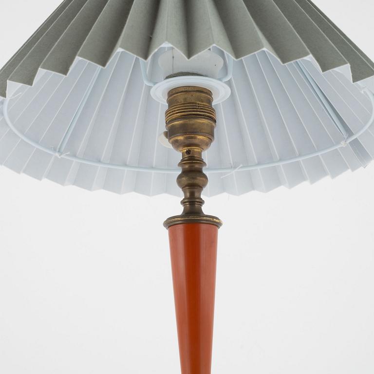 Erik Tidstrand, a pair of table lamps, model "26551", Nordiska Kompaniet, Sweden 1920s.