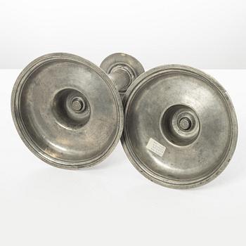 Ljusstakar, ett par, av Christopher Wickman, Stockholm 1696 och 1697, Karolinsk Barock.