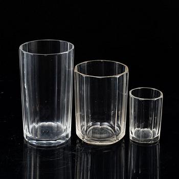ELIS BERGH, glasservis, 67 delar, "Karlberg". Kosta, 1900-talets andra hälft.