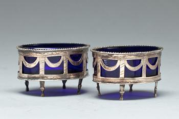 SALTKAR, ett par, nysilver, 1900-tal.