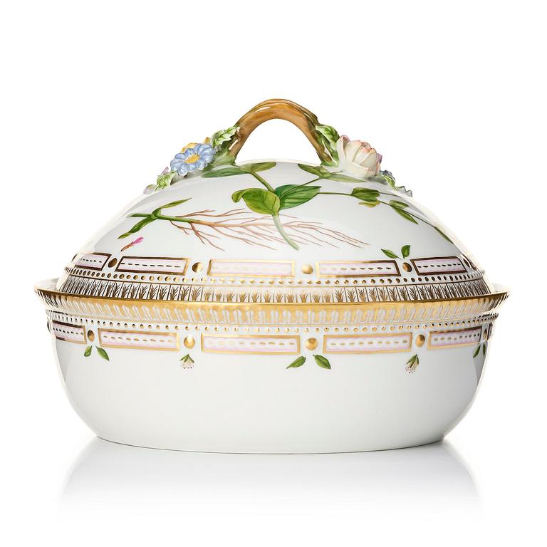 A Royal Copenhagen 'Flora Danica' vegetable tureen with cover, Denmark, 20th century.
