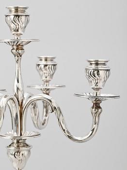 KANDELABRAR, ett par, nysilver, rokokostil, 1900-tal.