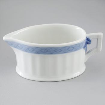 73 porcelian serving pieces, "Blå Vifte", Royal Copenhagen, from the second half of the 20th century.