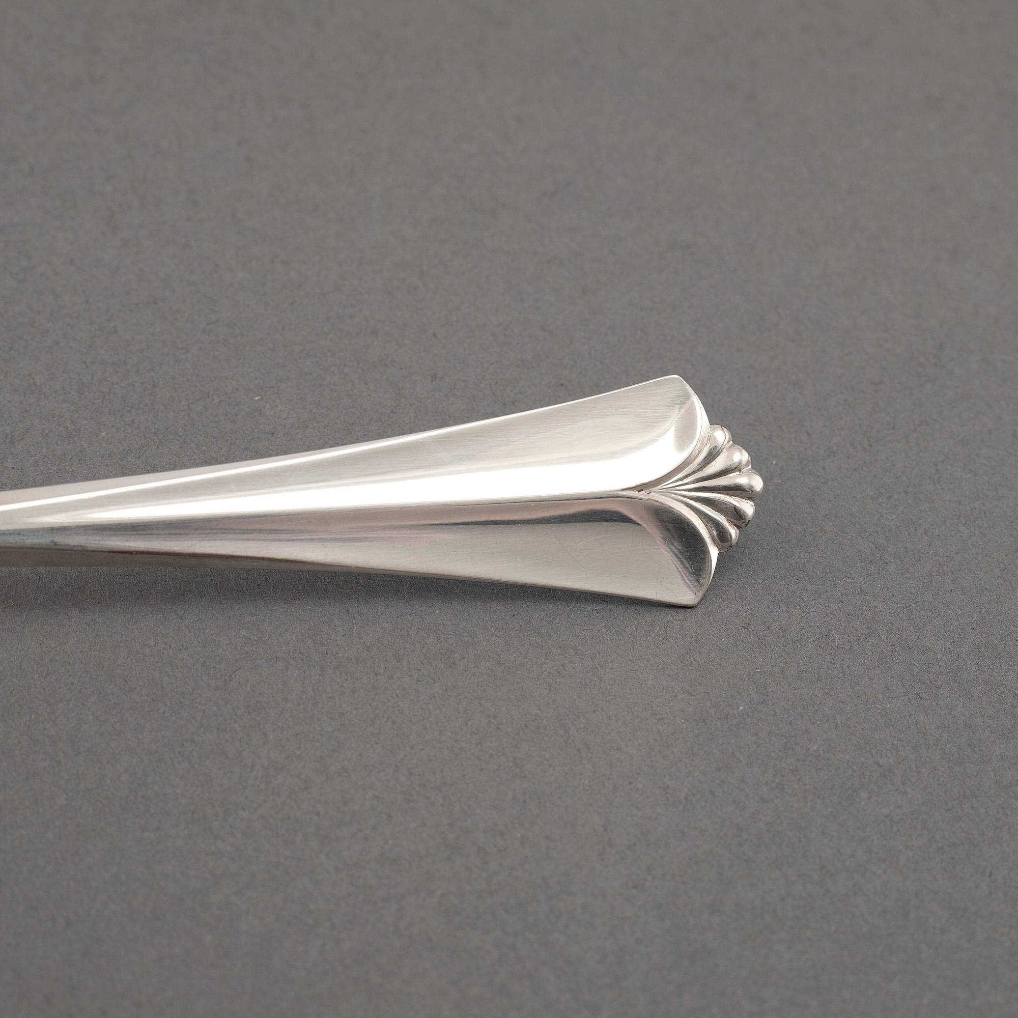 36 pieces of silver cutlery by David Andersen in Oslo, 20th century.