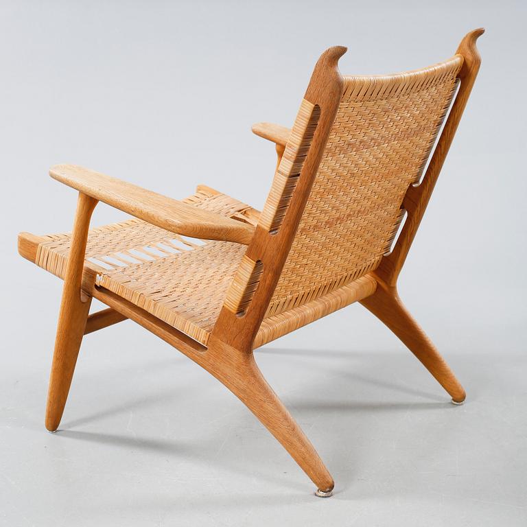 A CH-27 lounge chair, designed by Hans J Wegner for Carl Hansen & Son,