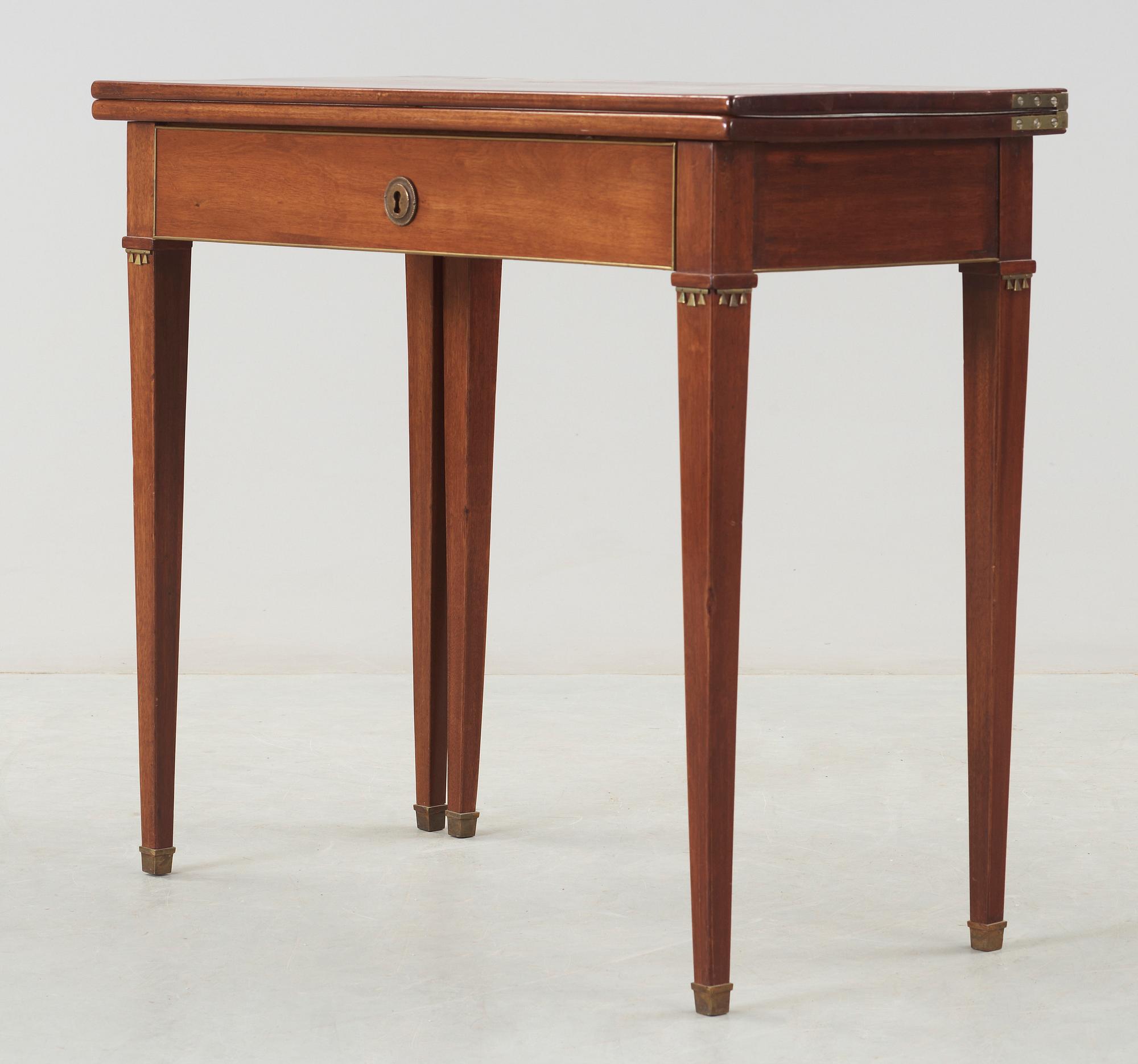 SPELBORD, sengustavianskt, 1800-talets början.