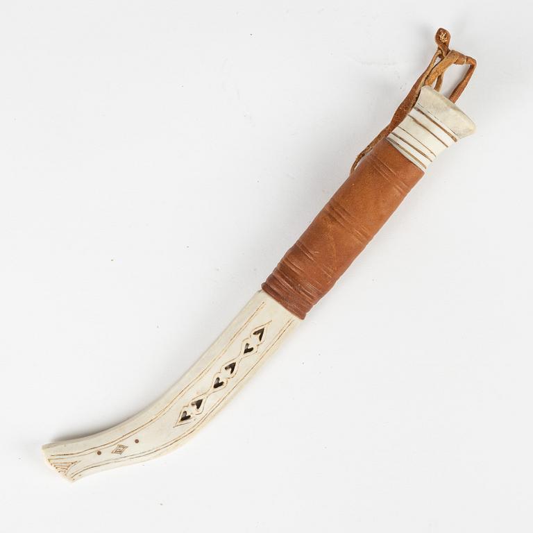 A reindeer horn knife by Per Sunna, signed.