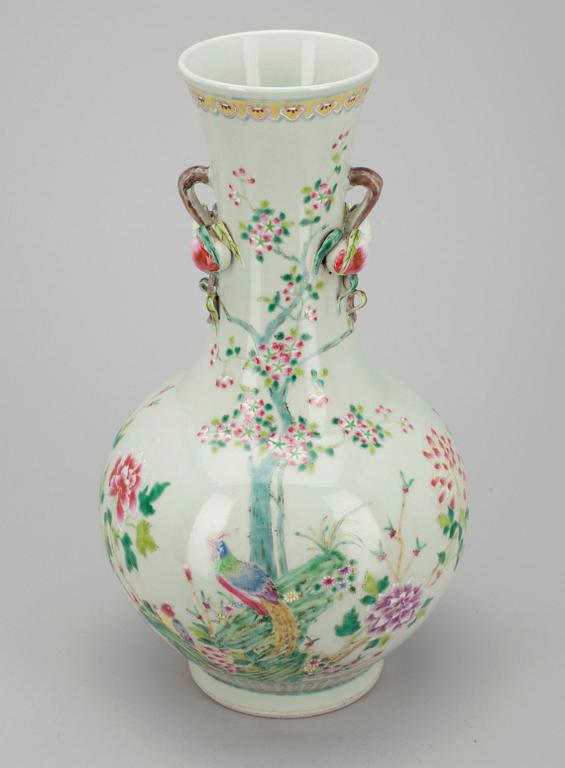 VAS, porslin, Kina 1900-talets början.