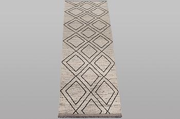 Gallerimatta, Marocko, Berber, ca 475 x 100 cm.