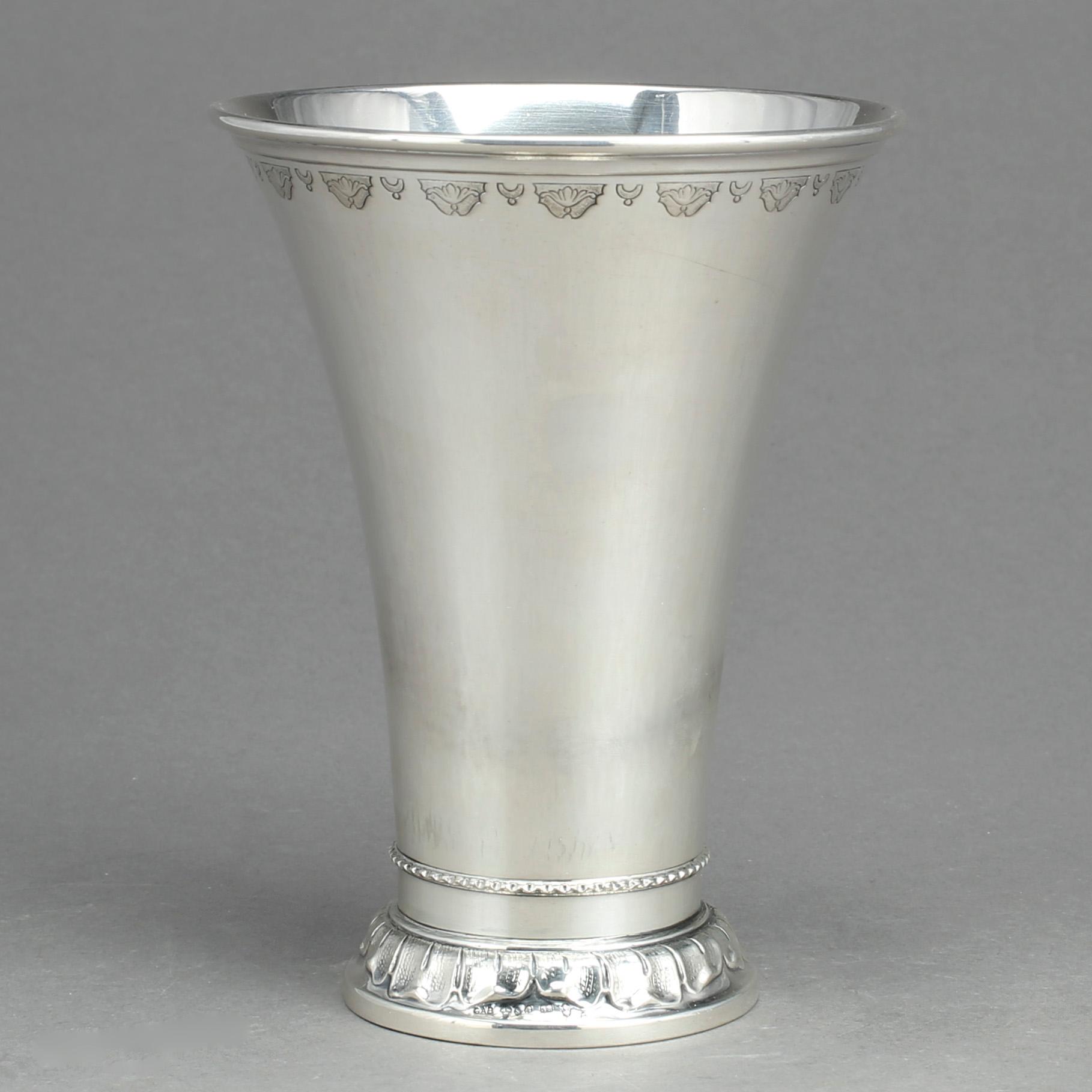 BÄGARE, silver, GAB, Stockholm, 1944. Vikt ca 182 gram.
