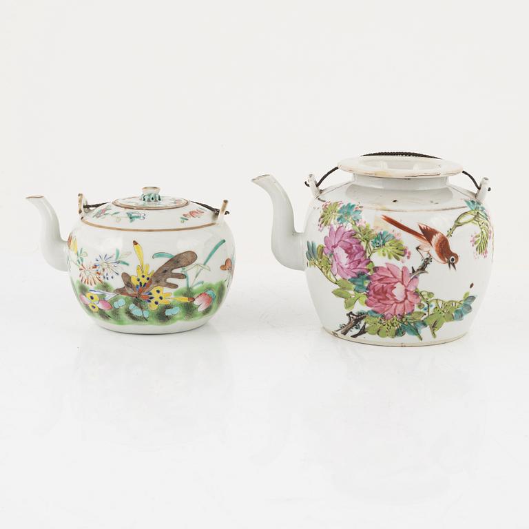 Two porcelain tea pots, China, 20th century.