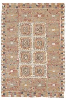 502. CARPET. "Nejlikan grå". Tapestry weave.  409 x 272,5 cm. Signed AB MMF BN.