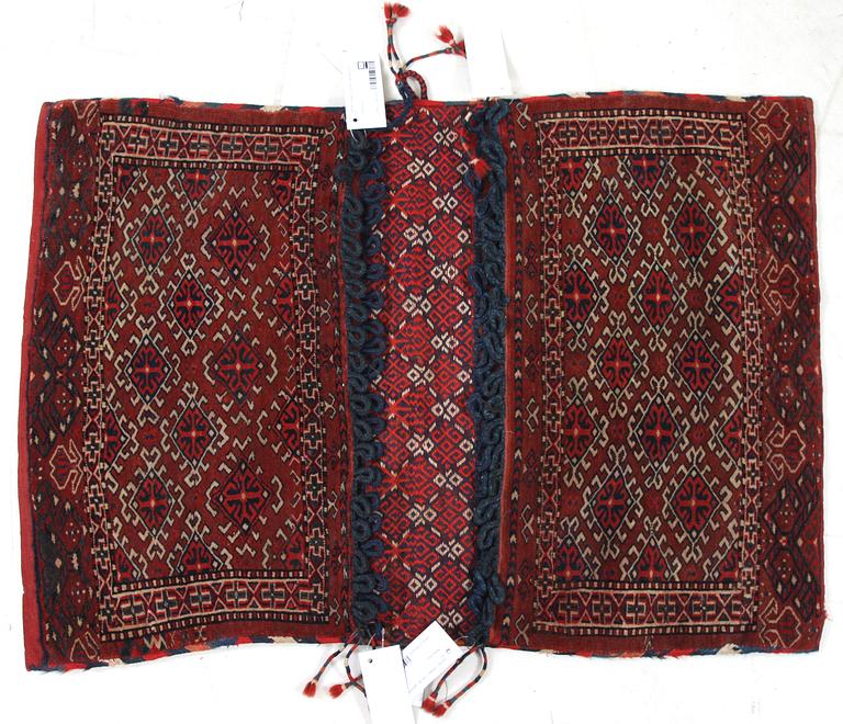 VÄSKA, Turkmen, semiantik. 91 x 62.