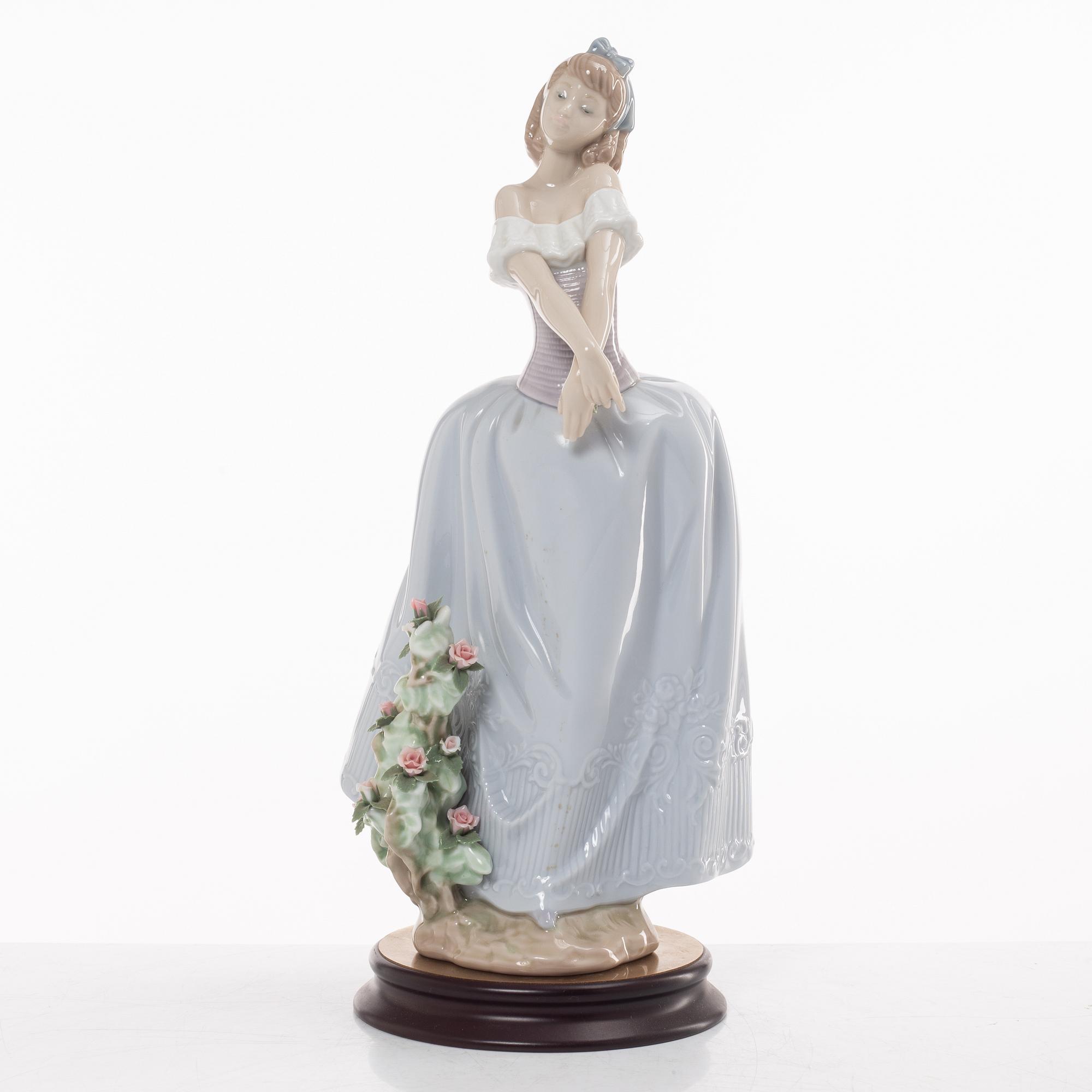 LLadró, figurin, "Lady in Love", Spanien.