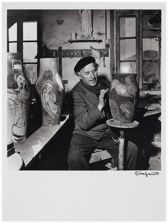 Gisèle Freund, "Marc Chagall dans son atelier à Vence, 1954".
