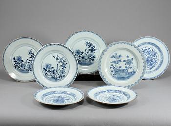 TALLRIKAR, 12 st, porslin, Kina, 1700-tal.