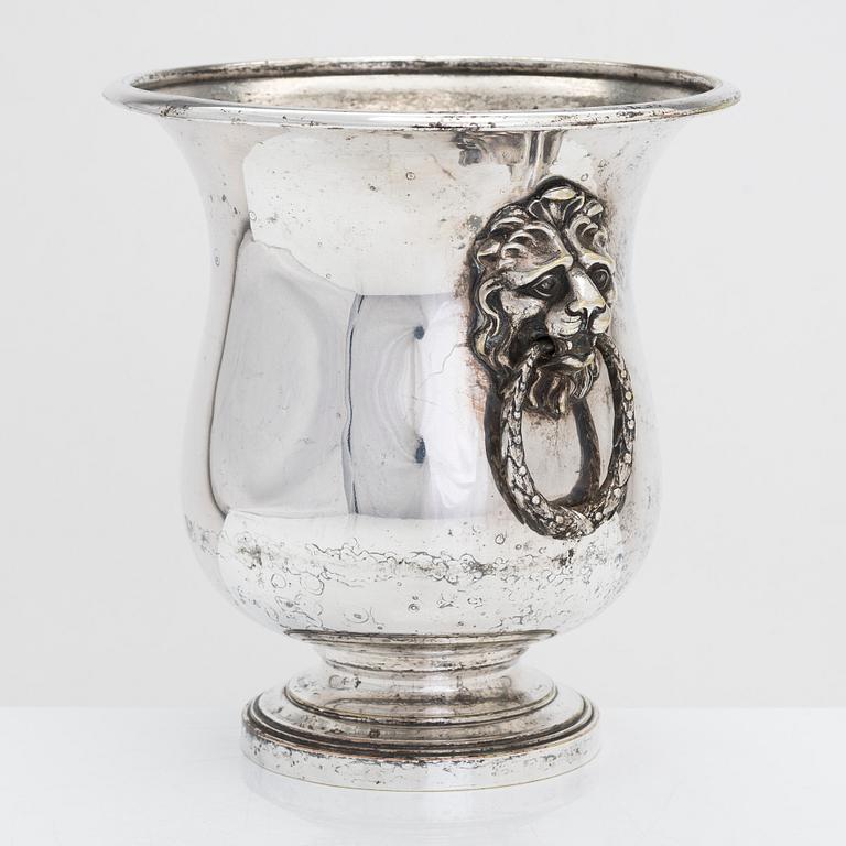 An early 19th century champagne cooler bucket.