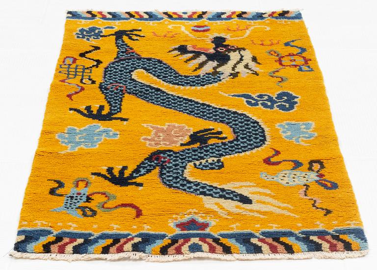 Matta, Old Kina, sk Pelarmatta, Antique finish, ca 150 x 79 cm.
