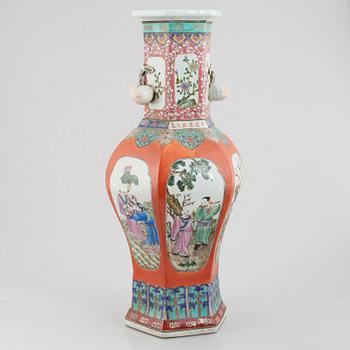 A Chinese porcelain floor vase, 20th century.