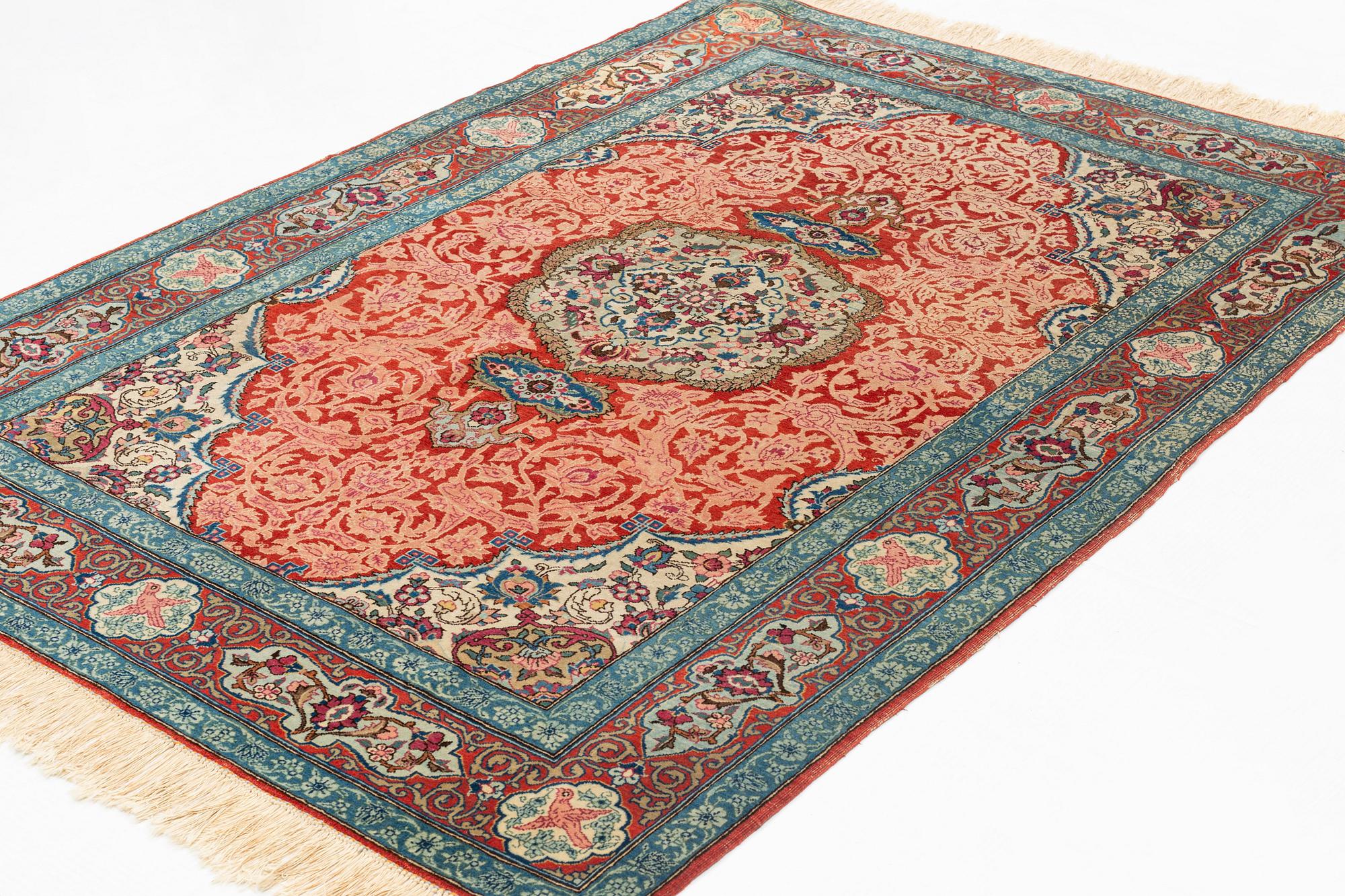 A carpet, antique/semi-antique, Esfahan ca 196 x 137 cm.