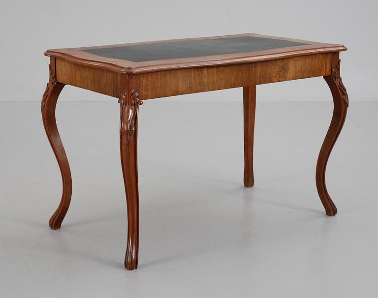 SKRIVBORD, nyrokoko. 1800-talets andra hälft.