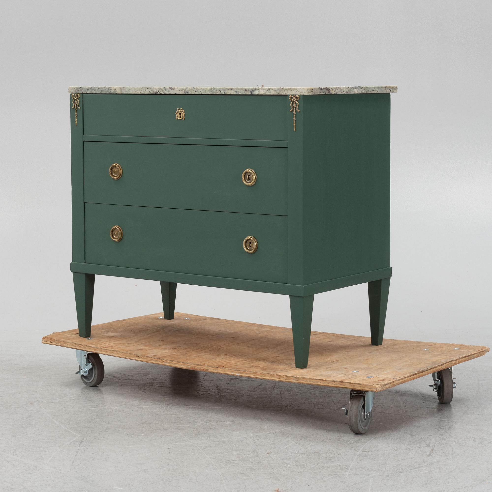 Byrå, gustaviansk stil, 1900-tal.