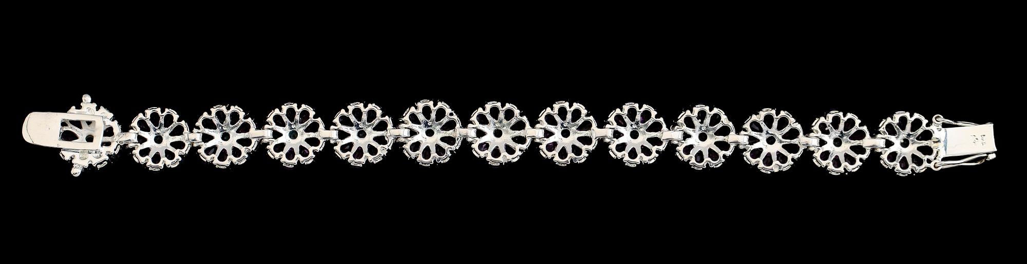 ARMBAND, sterlingsilver, ametister och topaser.