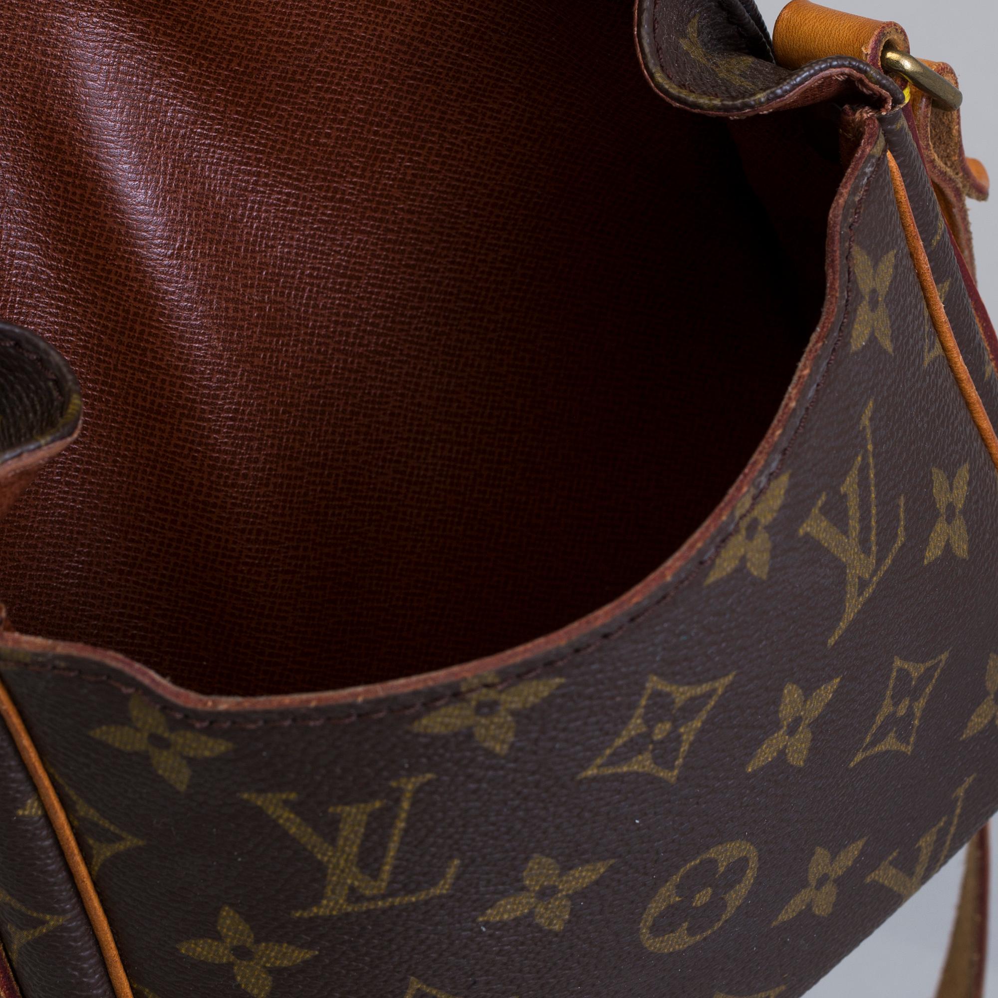 VÄSKA, Louis Vuitton.