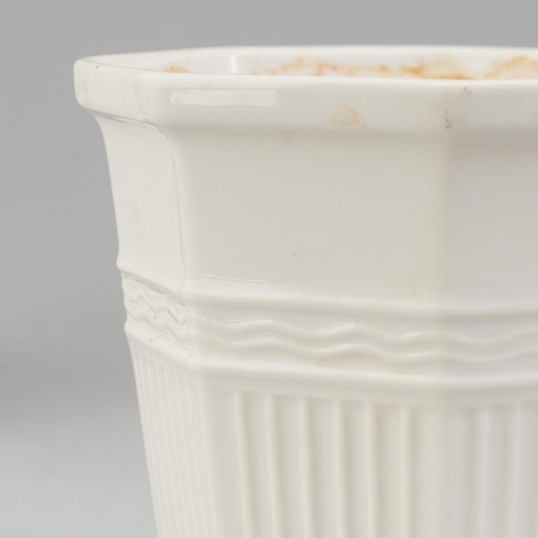 PRINS EUGEN, a lot of five porcelain flower pots, Waldemarsudde, Gustavsberg.