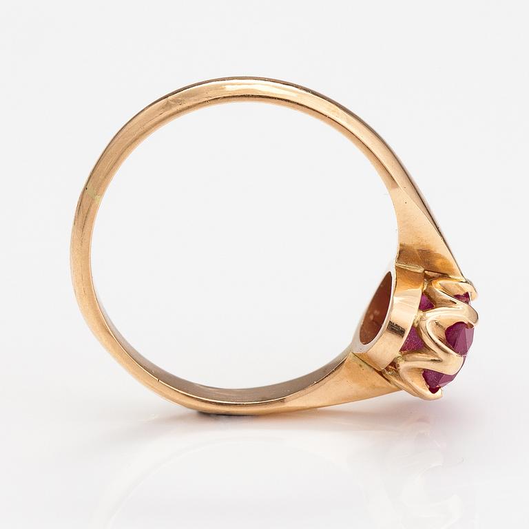 RING, 14K guld, rubin.