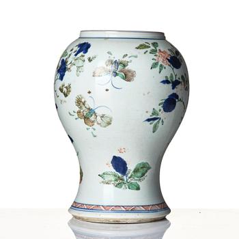 Vas, porslin. Qingdynastin, Kangxi (1662-1722).