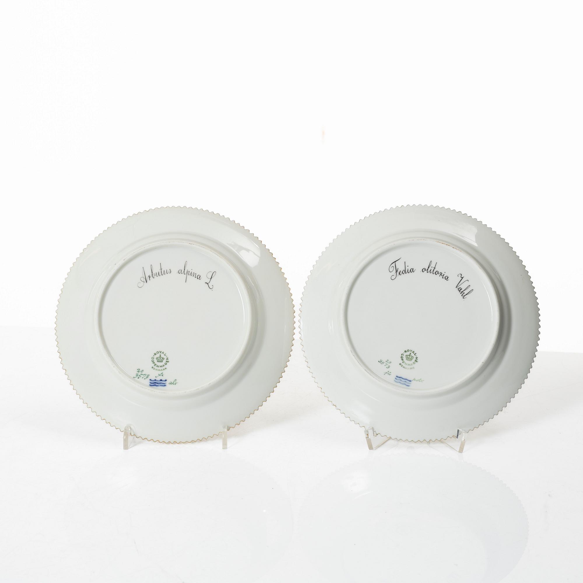 A set of five (+1) Royal Copenhagen 'Flora Danica' dishes, Denmark, 20th century.