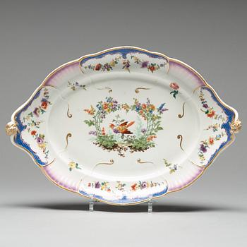 TERRIN med LOCK och FAT, porslin. Meissen, 1700-tal.