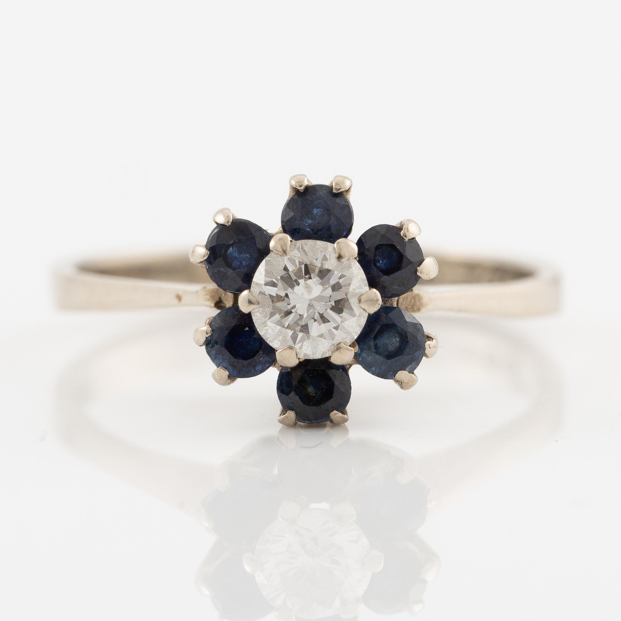 Ring 14K white gold with sapphires and a brilliant-cut diamond, Finland.