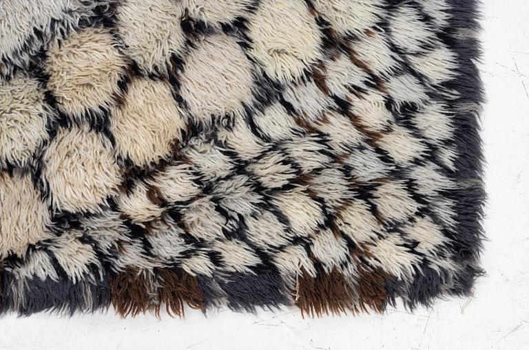 Marianne Richter, a rug, c. 230 x 160 cm.