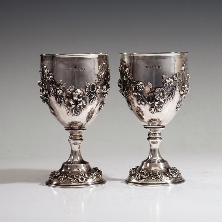 A PAIR OF GOBLETS.