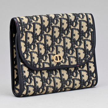 VÄSKOR /KUVERTVÄSKA, 2 st, Christian Dior, Paris.