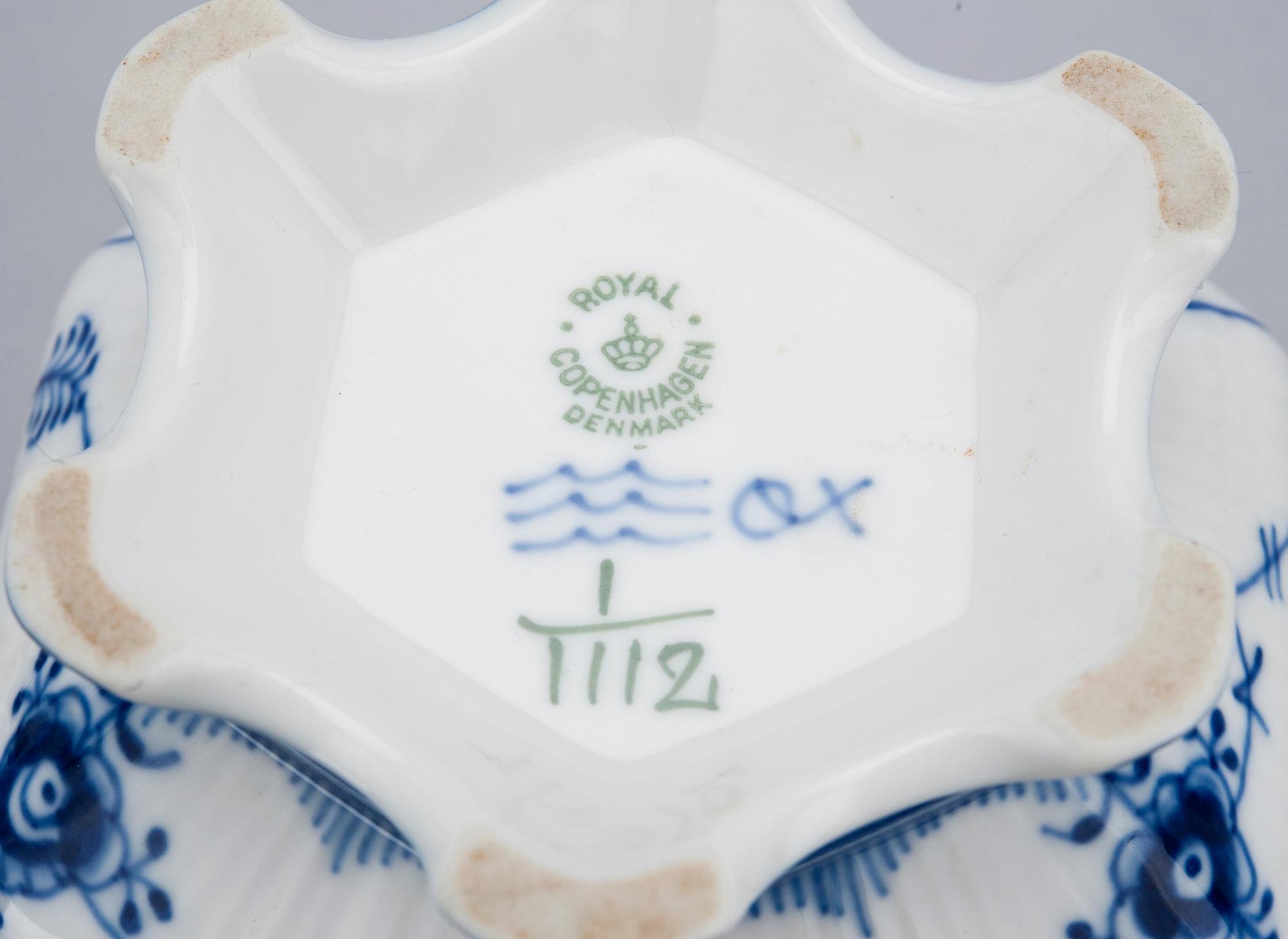 KAFFESERVIS, 25 delar, porslin, "Musselmalet", Royal Copenhagen Danmark.