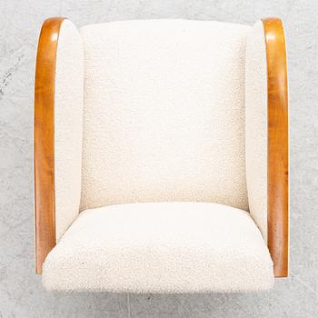 A pair of armchairs, first half of the 20th century.