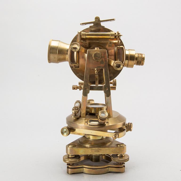 Theodolite, Newman & Guardia, London  England, 20th century first part.