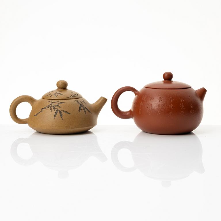 Two Chinese yixing teapots, 1990s and contemporary.